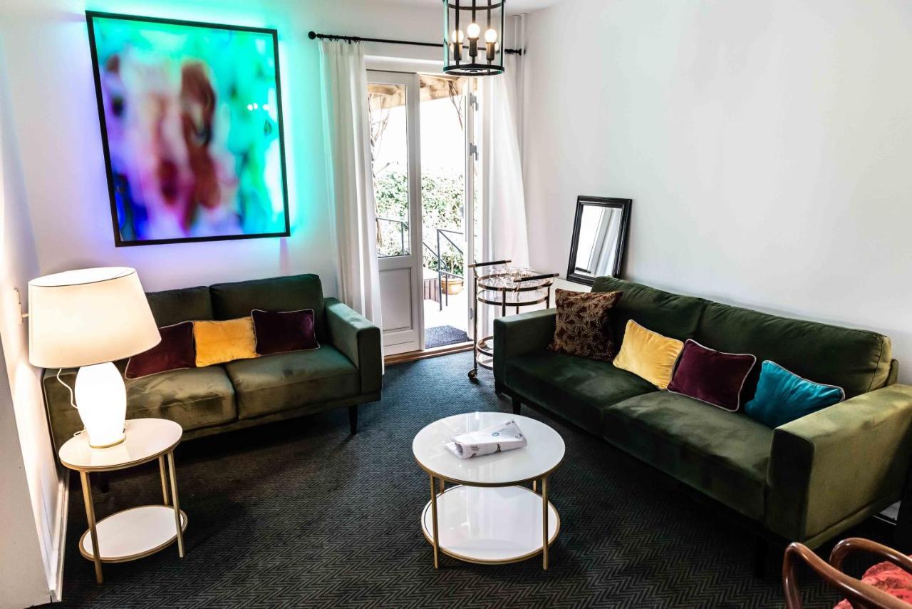 אודנזה Villa A Hotel מראה חיצוני תמונה
