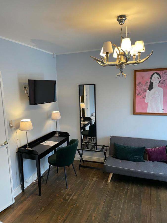 אודנזה Villa A Hotel מראה חיצוני תמונה