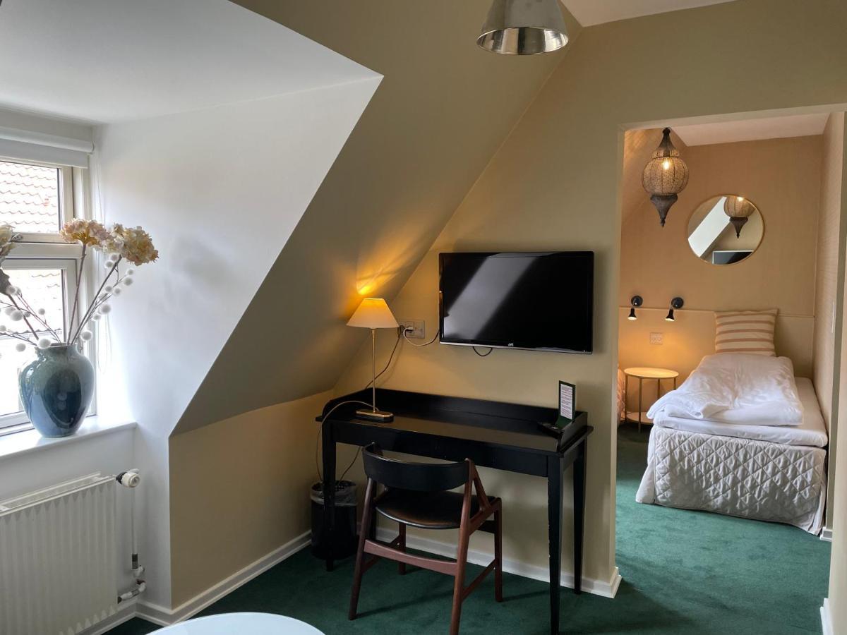 אודנזה Villa A Hotel מראה חיצוני תמונה